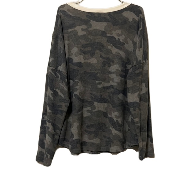 7th Ray, Long Sleeves, Warm, V-Neckline, Soft, Uneven Top, Multi, Size Large - Picture 2 of 6